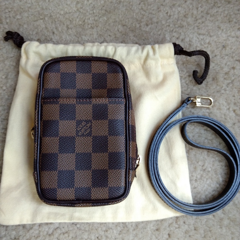 Louis Vuitton  damier ebene etui okapi gm